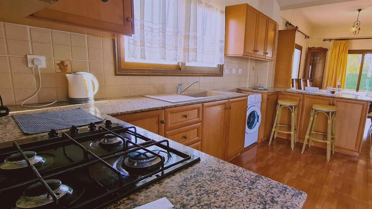 איה נאפה Stay Pernera House קפריסין